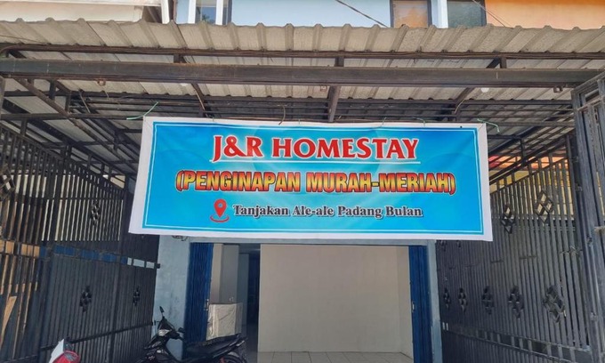 Waena House | Budget-Friendly J&R Home Stay: Ideal for Families