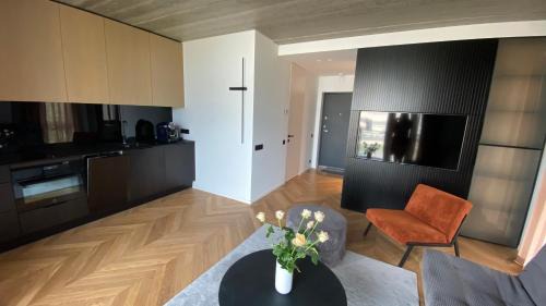 Vilnius city municipality Apartment | Discover J. Ralio Apartamentai: Guest Rated 9.5/10
