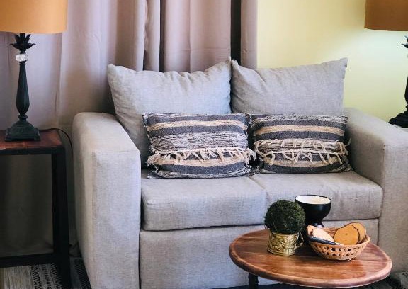Los Maestros Apartment | Top-Rated J&W Apartment: Ideal for Families and Budget Travelers