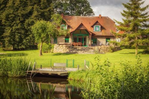 Julchendorf House | Charming J1 Vacation Home with Ocean View and Private Beach