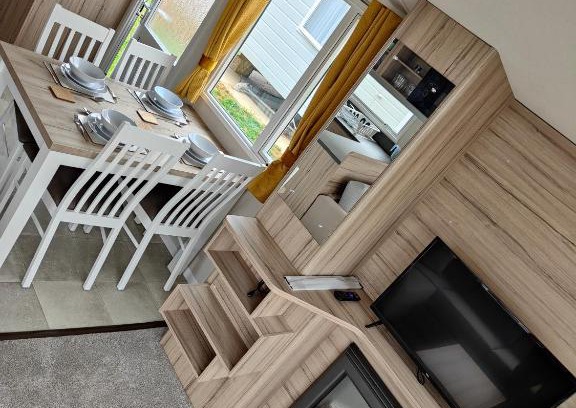 Sandown Resort | Pet-Friendly J6 Static Caravan at Fairway Holiday Park