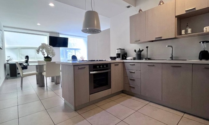 Colonia Centro Apartment | Cozy One Bedroom Apartment with Kitchen & Breakfast