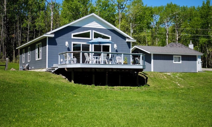 Drummond House | Discover Ja-Jen Island Escape: Family-Friendly Retreat