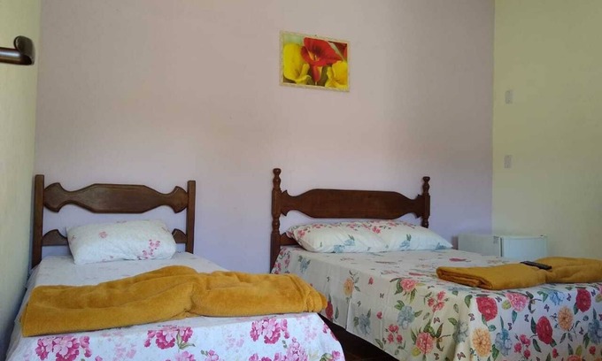 Jaboticatubas Ski Chalet | Pet-Friendly Getaway at Jacarandá Chalés - Liper Saw