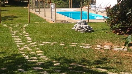 Jaboticatubas Cabin | Pet-Friendly Jacarandá Chalés with Oceanfront Views