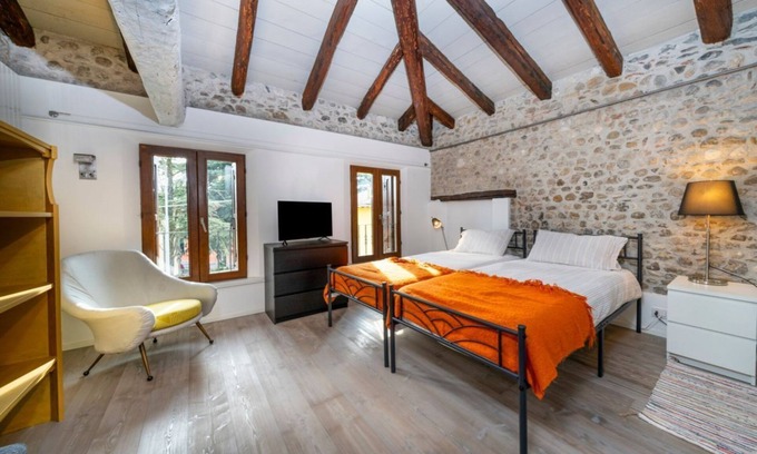 Udine Apartment | Cozy Jacaranda House with Kitchen & Breakfast Included