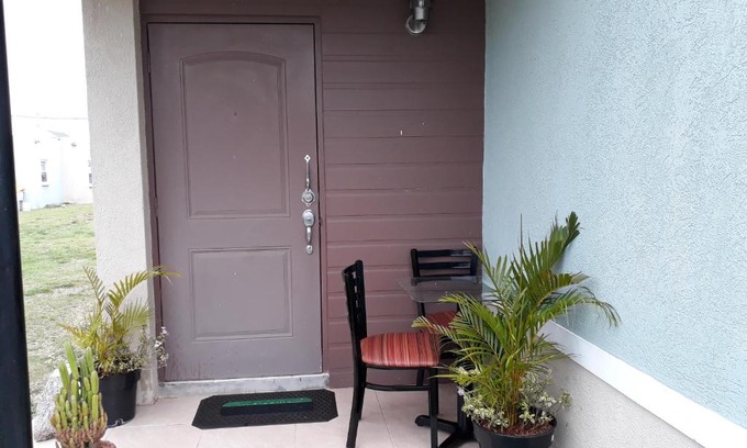 Spanish Town House | Kid-Friendly Retreat at Jacaranda Homes - Rated 9.7/10