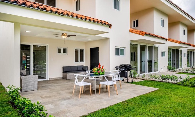 Villarreal Villa | Guest Rated 10/10: Jacarandas, 11 with Pool & Pet Friendly