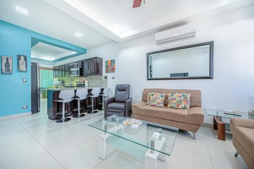 Villarreal House | Relaxing Stay at Jacarandas 4 with Pool and Pet-Friendly Options