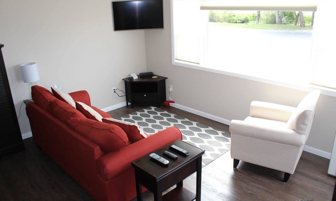 Prudenville Cabin | Beautiful Jack's on the Bay: 2 Bedroom Retreat with Kitchen