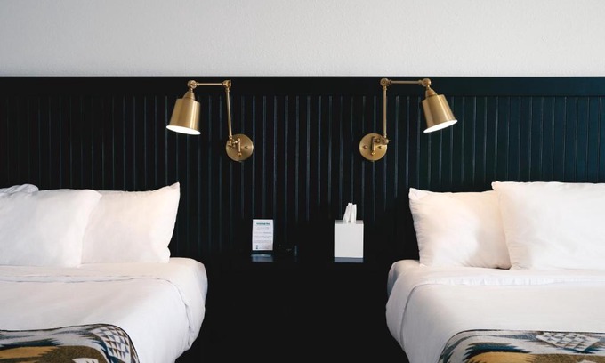 Pinedale Hotel | Pet-Friendly Retreat at Jackalope Motor Lodge - Rated 9.1/10