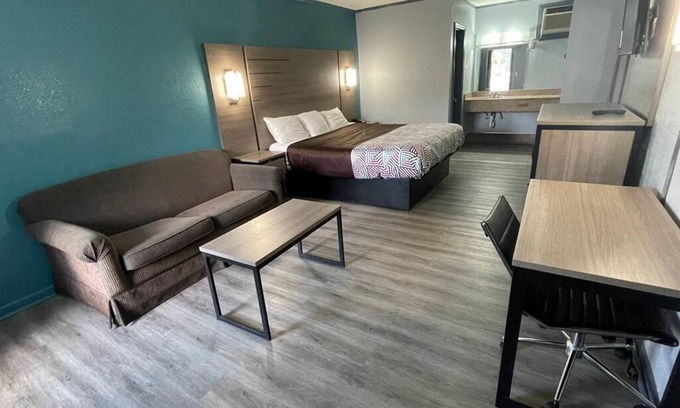 Murfreesboro Hotel | Budget-Friendly Jackson Motel with Breakfast & Family Amenities
