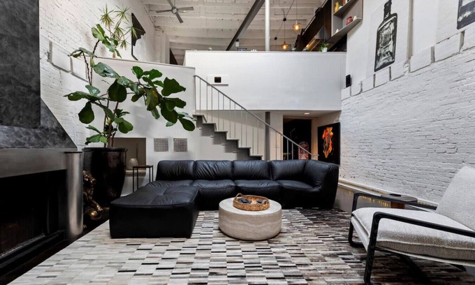 Downtown Omaha Apartment | Jackson Rooftop Loft by the Bars