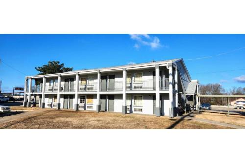 Jacksonville Hotel | Budget-Friendly Jacksonville Inn with Family Amenities