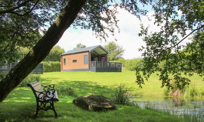 Church Stoke Cottage | Pet-Friendly Jacob's Meadow Pod 2 with Garden Retreat