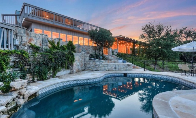 Wimberley House | Experience Jacob's Well Vineyard: Rated 10/10 with Spa & Pool