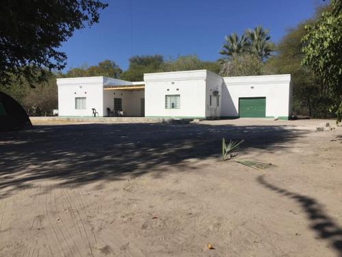 Maun Villa | Pet-Friendly Jacobsen Bungalow in Scenic Maun