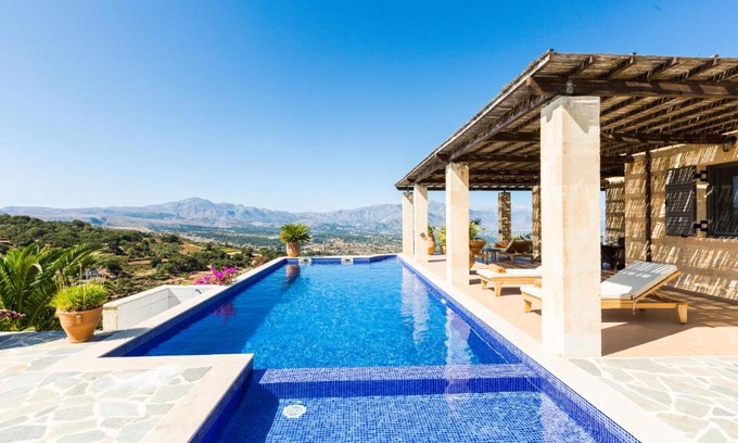 Monopari Villa | Captivating Jacopo Villa with Oceanfront Views & Pool