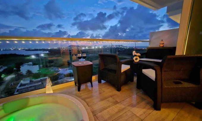 La Boquilla Apartment | Incredible Ocean View with Private Jacuzzi in Exclusive Area
