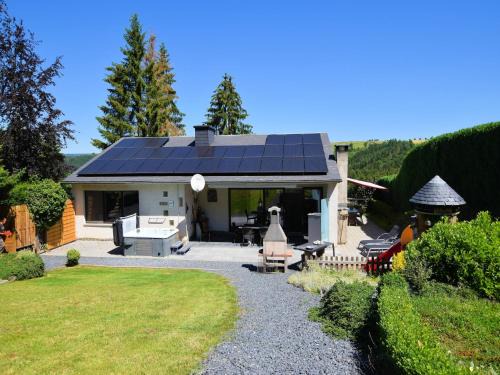 Engreux House | Pet-Friendly Holiday Home with Jacuzzi & 4-Star Comfort