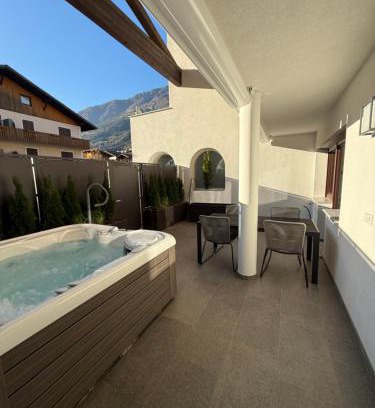 Plaus Apartment | Stunning Mountain View Apartment - 10/10 Guest Rated!