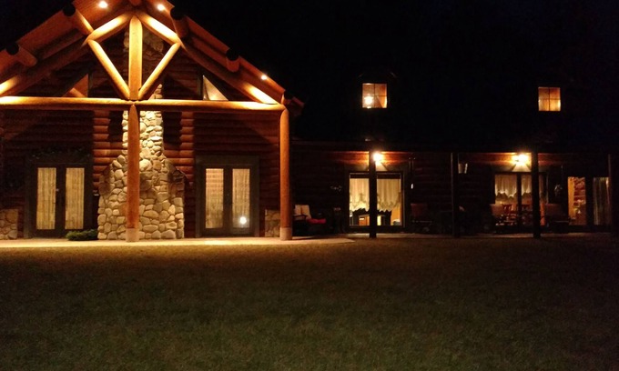 Custer Cabin | Jade Pines: Fun-filled Stay with Pool, Sauna & Lake Views