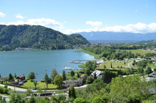 Annenheim House | Oceanfront Jaeger Guesthouse: Family-Friendly Retreat
