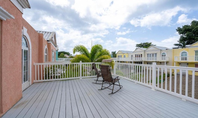 Orange Bay Apartment | JAG Guesthouse- Little Bay Country Club