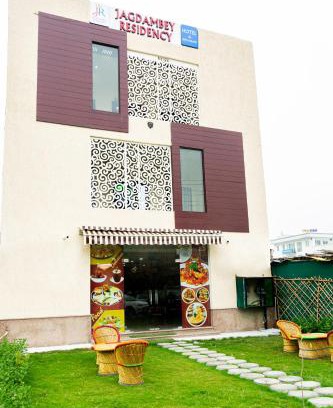 Knowledge Park III Hotel | Comfortable Family Stay at Jagdambey Hotel with Breakfast