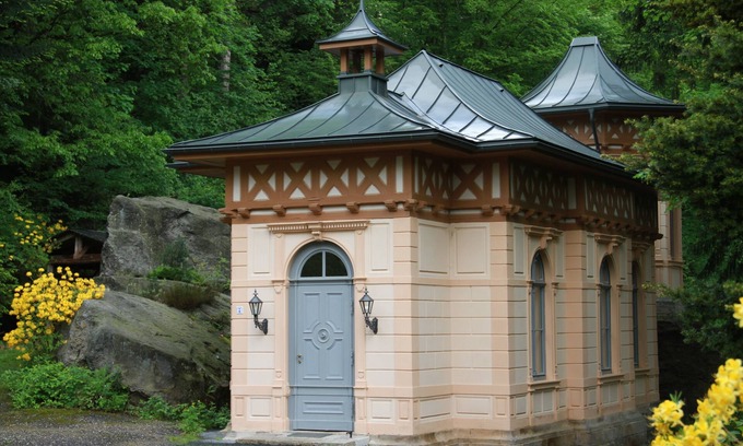 Rosenthal-Bielatal House | Experience Unmatched Comfort at Jagdschloss Bielatal Sophia