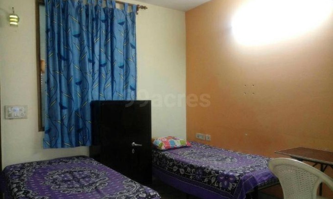 Shalimar Bagh Apartment | Discover Jain Villa: Family-Friendly & Accessible Stay