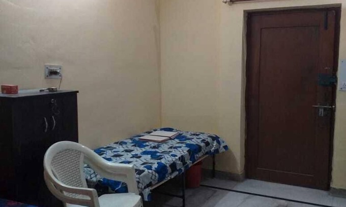 Shalimar Bagh House | Budget-Friendly Jain Villa with All Essential Amenities