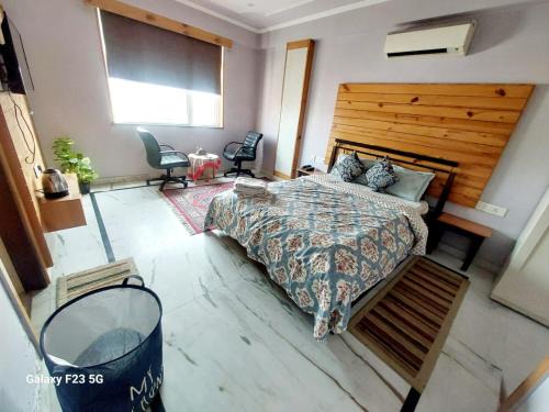 Pink City House | Discover Comfort at Home in Lodge with Pool & Spa