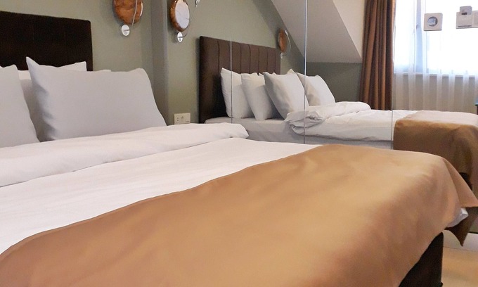 Taksim Hotel | Discover Jakaranda Boutique Hotel: Family-Friendly Stays