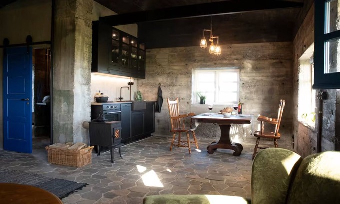 Hvolsvollur Ski Chalet | Experience Jakob's Old Farmhouse: 10/10 Guest Rated Retreat