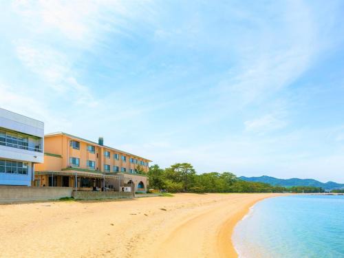 Sanuki Hotel | Relax at Jakomaru Park Tsuda with Oceanfront Amenities
