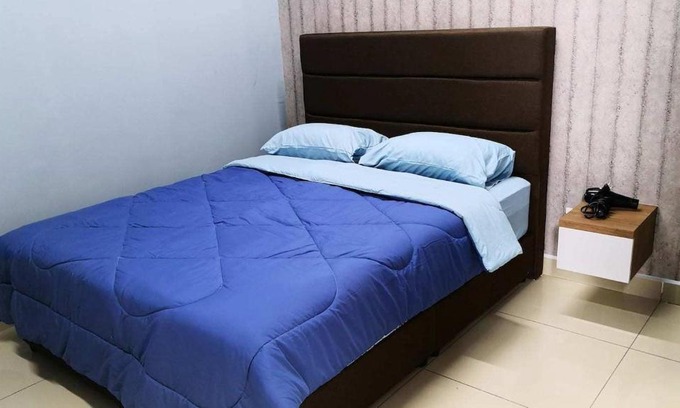 Bintulu Bed & Breakfast | Peaceful Jalan Tenang with Breakfast & Hot Tub Amenities