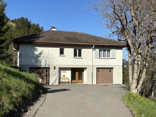 Wildhaus-Alt St. Johann House | Exceptional Jambo Pua: Family-Friendly Retreat with High Ratings