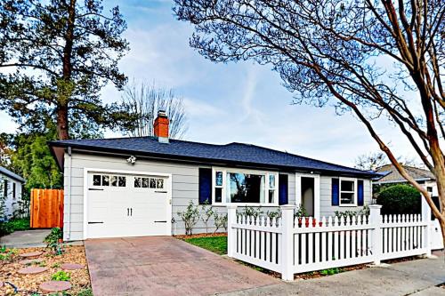 Junior College Neighborhood Association House | Exceptional James House: Perfect for Family Getaways