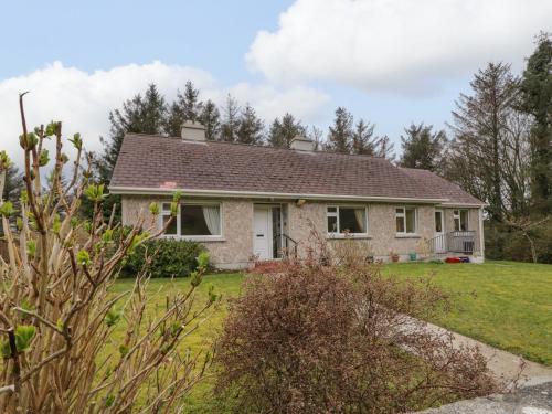 Maghernalaght House | Charming James Neills Cottage: Pet & Child Friendly Retreat