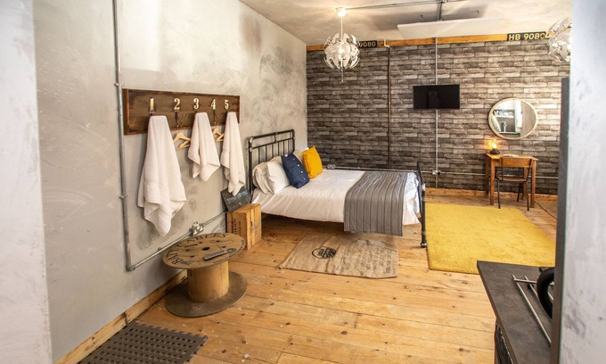 Merthyr Tydfil Apartment | Pet-Friendly Retreat at James' Place Pontmorlais Studio 8