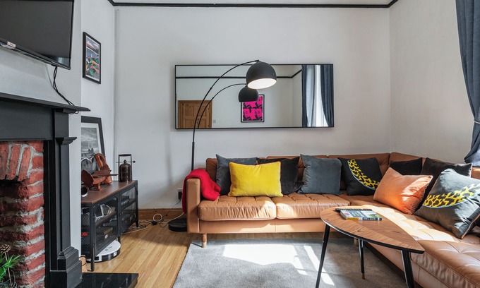 Stoneybatter House | Stay at City House Gem: Steps from Jameson's Distillery
