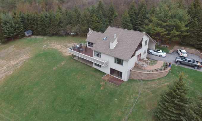 Jamesville House | Jamesville New York - Breathtaking Views & Family Amenities