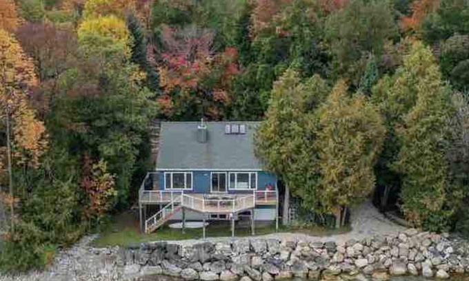 Meaford Cottage | Experience Jamrock Shores with Oceanfront Views and Spa