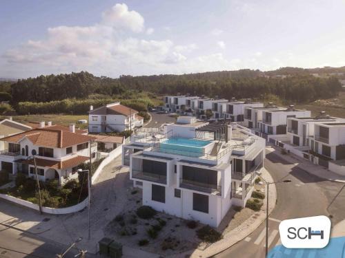 Salir do Porto Apartment | Discover Janelas de Salir: Family-Friendly Holiday Apartments