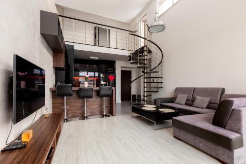 Gdynia Apartment | Stylish Janki Bryla Two-Level Apartment - Rated 9.7/10