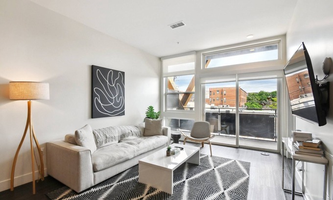 Highland Condo | Stylish Japandi Retreat with Spa and Pet-Friendly Comfort