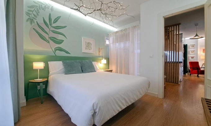 Zamora Apartment | Discover Family-Friendly Comfort at Jardín Centro Hotel