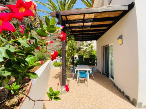 San Sebastian de la Gomera Villa | Beachfront Bliss at Jardín de Sandra - Family Friendly Stay
