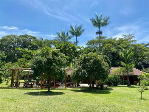 Cananeia Apartment | Jardim Mirim: Oceanfront Retreat with Hot Tub & Pet-Friendly